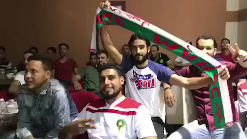 بالفيديو |  من المقاهي و عبر الشاشات.. الجماهير  الليبية  تتابع لقاء المغرب و البرتغال