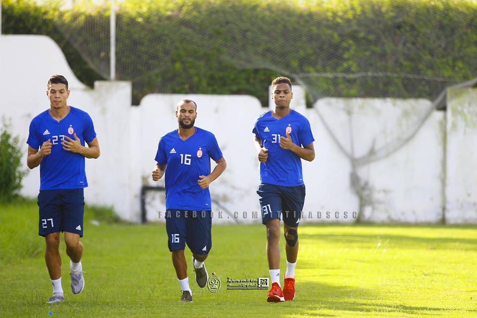 بالصور | زعبيه والمبروك وعيسي يستأنفون التدريبات البدنية بمعسكر الاتحاد