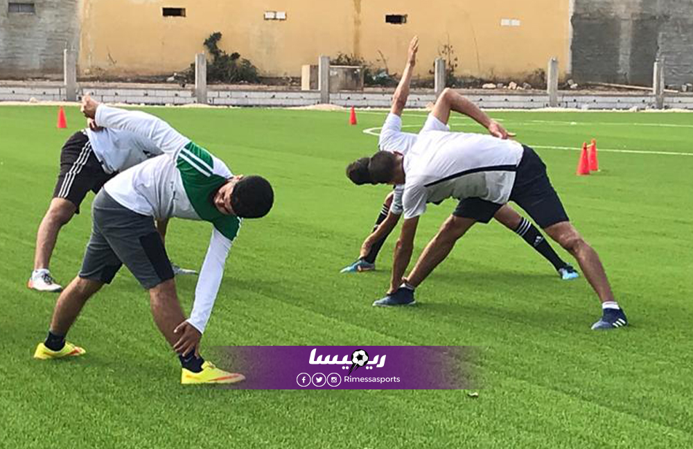 خاص بالفيديو والصور | المدرب الوطني محسن الحاج يكشف كواليس دورة الإعداد البدني بملعب الأفريقي في درنة